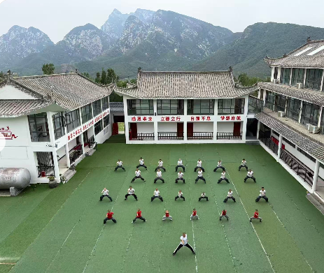 Trainiere im Shaolin Zhong Wu Trainingslager